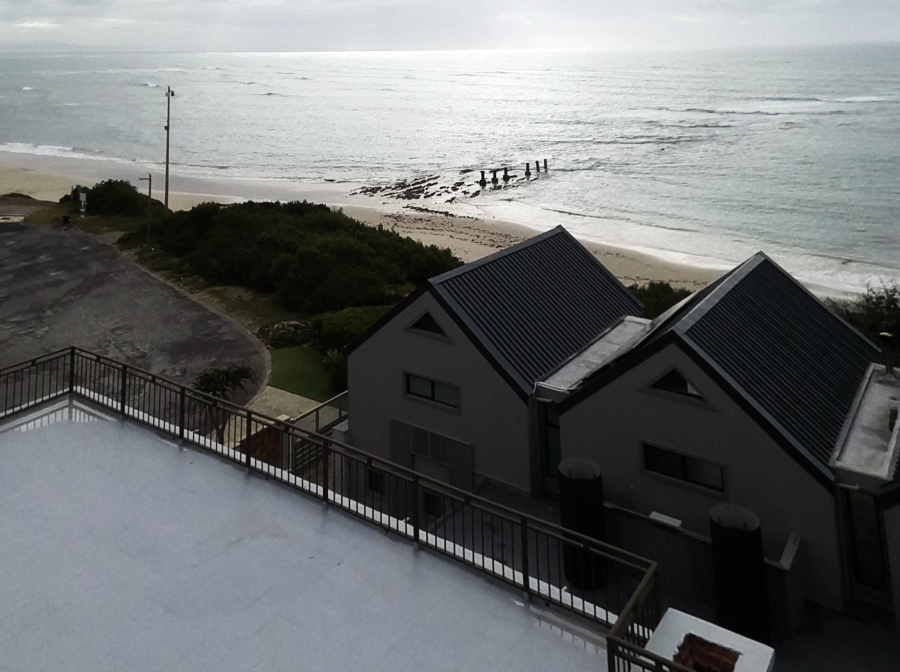 12 Bedroom Property for Sale in Paradise Beach Eastern Cape